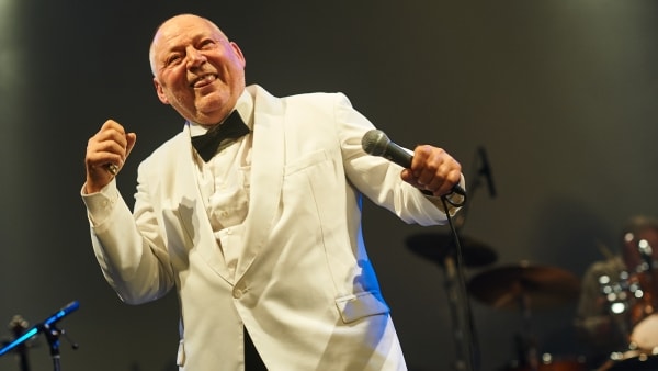 Protestsangeren, gavflaben og billedkunstneren: Troels Trier er død