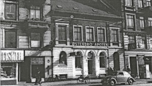 Østerbro Apotek på Østerbrogade 48 omkring 1960. Foto: Østerbro Lokalhistoriske Forening og Arkiv