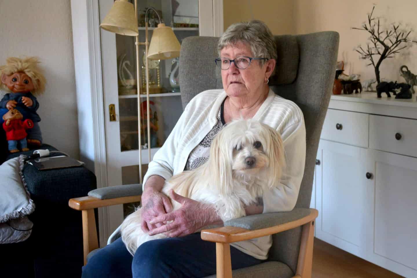 sovende bilag Eksamensbevis Yvonne på 71 år har KOL: Min hund er skyld i, at jeg ikke skal have  iltbehandling | fyens.dk