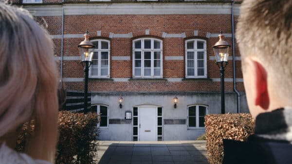 Se de vilde før/efter-billeder: Omfattende million-renovering af tidligere sygehus