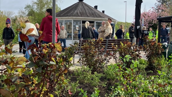 Se billederne: Torv indviet efter tiltrængt forskønnelse