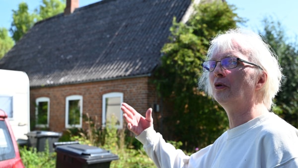Fyns billigste? Benny er sluppet af med faldefærdigt hus ved vandet - forstår ikke salgsprisen
