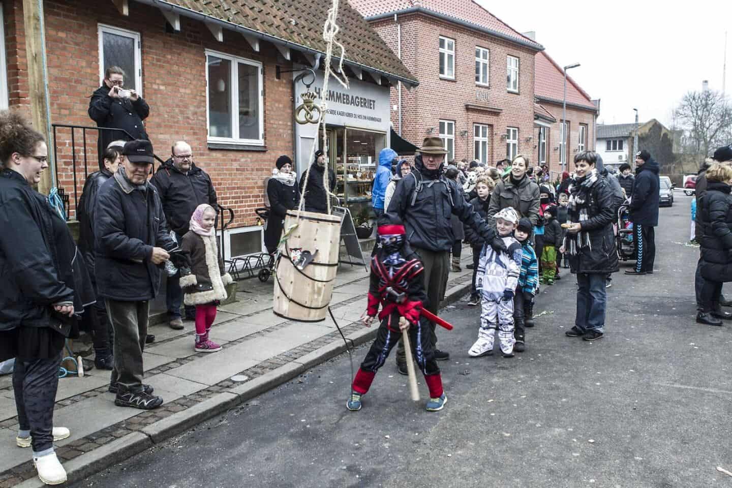 GALLERI: Fastelavn I Skolegade | Viborg-folkeblad.dk