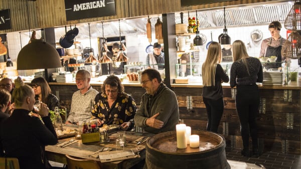 Restaurant solgte 10.000 menuer til halv pris: Nu kommer de ud med røde tal