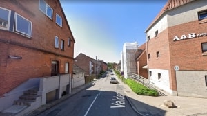 Politiet måtte onsdag to gange besøge en bolig med adresse i Valdemarsgade i Vejle, fordi en person kastede rundt med ting. Foto: Google Street View