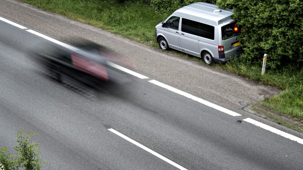Over en af alle fartbøder er givet på motorvejen: Politiet har skruet markant op for kontroller | jv.dk