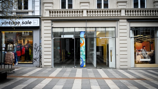 Butikker lukker på stribe, men butiksdøden er en myte