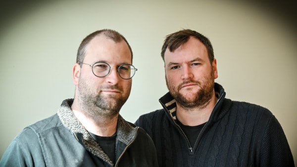 Konflikt i konkursramt firma: Direktør siger, han slet ikke var direktør - stiftere kom i fedtefadet