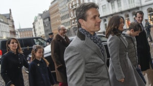 
        Den samlede kongefamilie med Dronning Margrethe i spidsen ankommer 1. juledag til julegudstjeneste i Aarhus Domkirke kl.10.00
      
