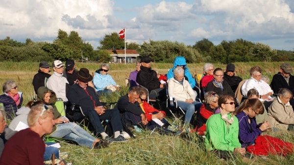 Solnedgangsgudstjeneste ved Føns Vig | ugeavisen.dk