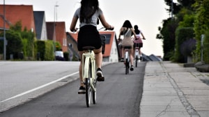Her på Sdr. Boulevard er cykelstien blevet forbedret med et nyt slidlag. Det samme er sket for flere andre strækninger i Odense. Foto: Nina Vibe Petersen