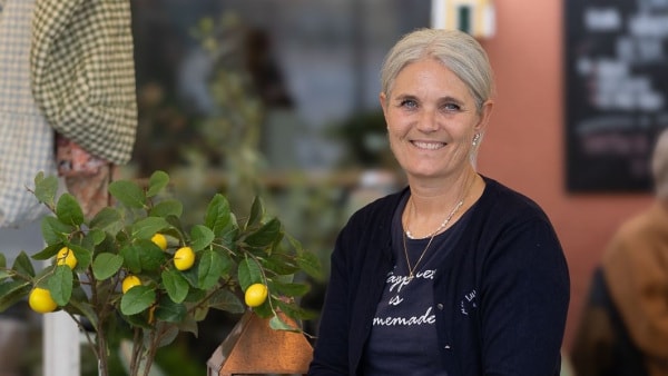 Populær café scorer rekordoverskud: - Jeg kan takke mine kunder
