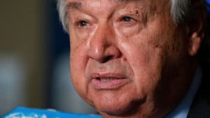 - Vi står i et valg mellem klimasolidaritet eller kollektivt selvmord, siger FN's generalsekretær, António Guterres, henvendt til verdens ledere på klimatopmødet i Egypten. Foto: David Dee Delgado/Reuters