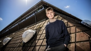 18-årige Nikolaj enggård håber på, at rådhuset snart bliver hans arbejdsplads. Foto: Morten Pape