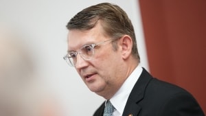 Fungerende forsvarsminister Troels Lund Poulsen og Venstre-næstformand Stephanie Lose holder pressemøde efter møde i folketingsgruppen på Christiansborg. Foto: Mads Claus Rasmussen/Ritzau Scanpix