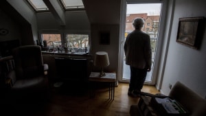 Flere og flere plejekrævende ældre. Det er virkeligheden for ældreplejen i Aarhus, som står overfor voldsomme udfordringer på grund af markante stigninger i ikke mindst antallet af århusianere over 80 år. Samtidig har kommunen mere end svært ved at skaffe varme hænder til plejehjem og hjemmepleje. Foto: Johan Gadegaard