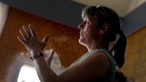 Heidi Gautschi har lagt meget tid i projekt Hundslund Kro. Her ses hun ved borgermødet på kroen i maj sidste år. Søren E. Alwan
