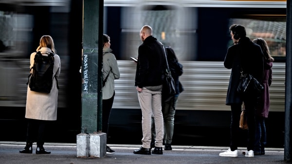 Forsinkelser og aflysninger: Togproblemer fortsætter onsdag - følg udviklingen live