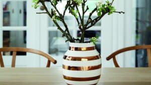 Kähler har vundet en sag omkring kopiering af firmaets populære stribede vaser. Her ses en Kähler jubilæumsvase.