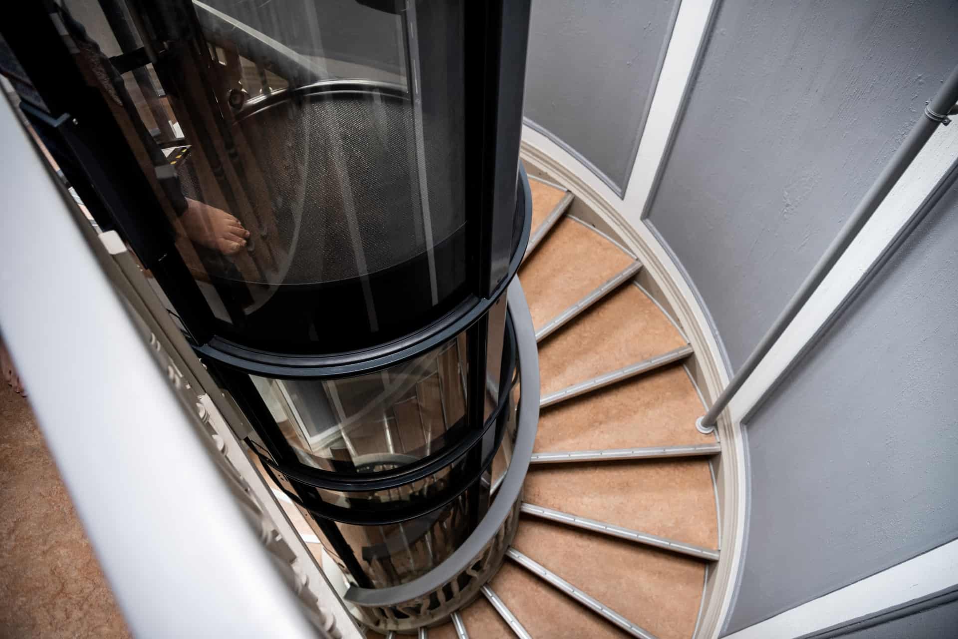 Op og ned i med Danmarks første runde trykluftselevator ugeavisen.dk