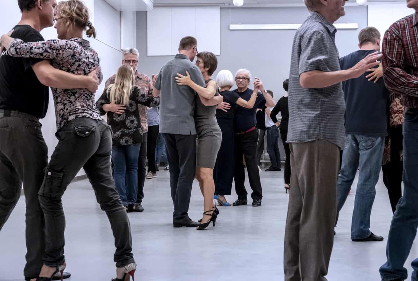 og Karen føler 50 år yngre, danser tango | vafo.dk