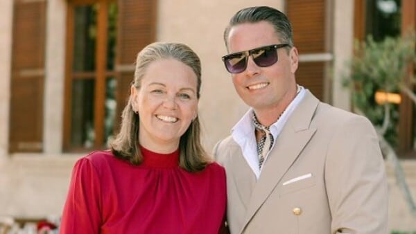 Godsejerpar lever af millionbryllupper, men deres eget gik imod alt: - Familien var ikke tilfreds