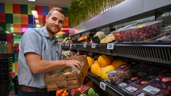 - Vi gjorde det: Brugs slog vild rekord og fik masser af ekstra kunder - nu roser Jesper de ansatte