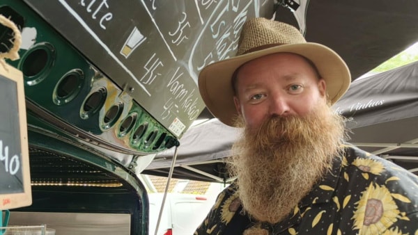 Nystartet kaffebar synger på sidste vers: - Jeg tjener ikke engang nok til at hive huslejen hjem