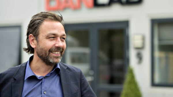 Livsfarlig lim fører til strakspåbud på stor fynsk virksomhed: - Vi har ikke haft nok fokus på det