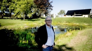 Palle Skov Jensen måtte sælge ud af kunst og ejendomme i forsøget på at redde Jensens Bøfhus. I dag bor han i et stort hus - med egen park - på det idylliske Sydfyn. Foto: Birgitte Carol Heiberg