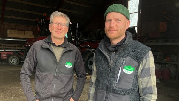 Ib giver langsomt firmanøglerne videre til Christoffer: Telefonen ringer stadig til farmand