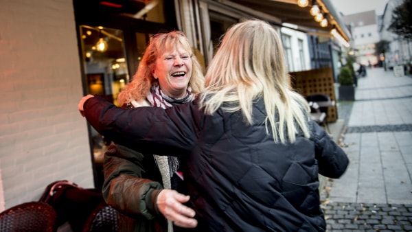 Skulderklap Til Ingerlise Hendes Væsen Kan Gøre Den Dårligste Dag God Hsfodk 