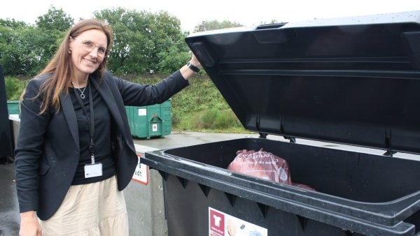 Containere Til Tekstilaffald Er Forsinkede: Borgerne Kan Komme Af Med ...