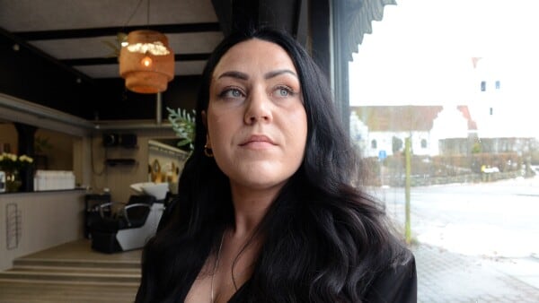 Camilla blev påkørt bagfra og fik piskesmæld og hjernerystelse: Men hun har stadig sin egen salon