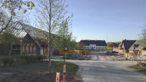 Avlsbygningen til venstre skal genopføres i samme look som før renoveringen. Foto: Henrik Lund