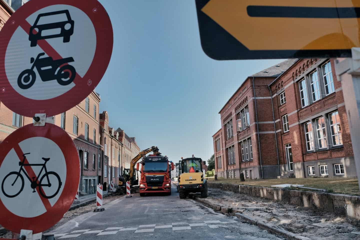 Beboer Undrer Sig Over Vejafspærring Og Fældede Træer Ved Skole Sig Mig Engang Hvad Foregår 