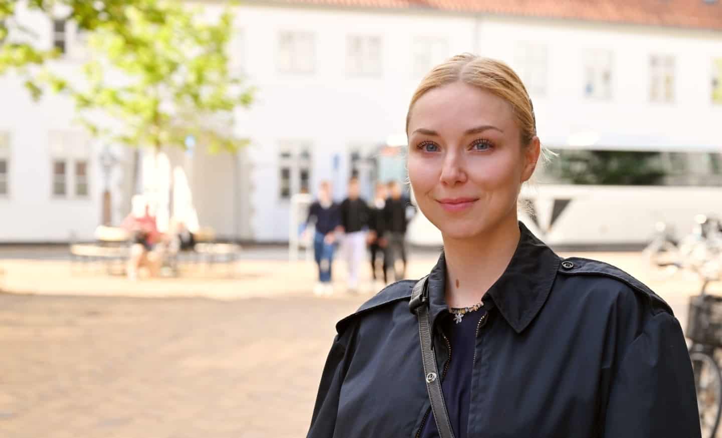 Over 300.000 så med, da Sara blev gift uden at kende gommen Hvis det