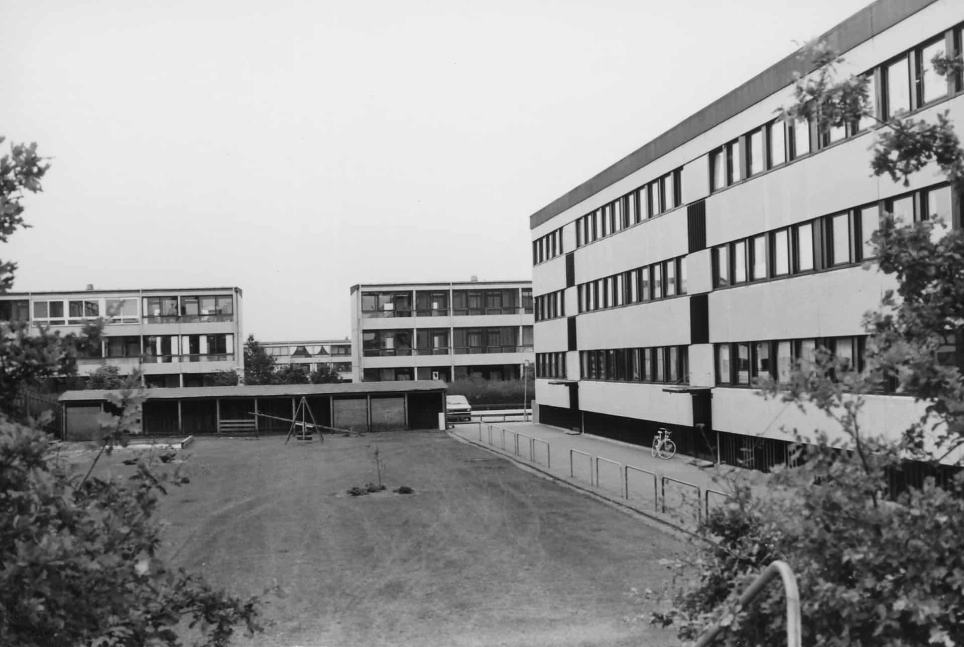 SE BILLEDERNE Historier om en by 1970’erne Udflytning fra midtbyen