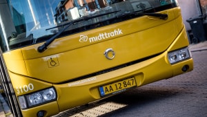 Fra 14. januar er det ikke længere muligt at betale med kontanter i Midttrafiks busser. Det sker for at begrænse coronasmitten. Foto: Morten Pedersen/JF Medier