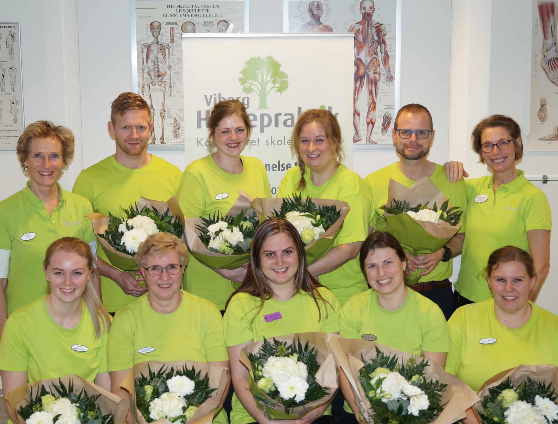 Nyuddannede massører fra Helsepraktik ugeavisen.dk