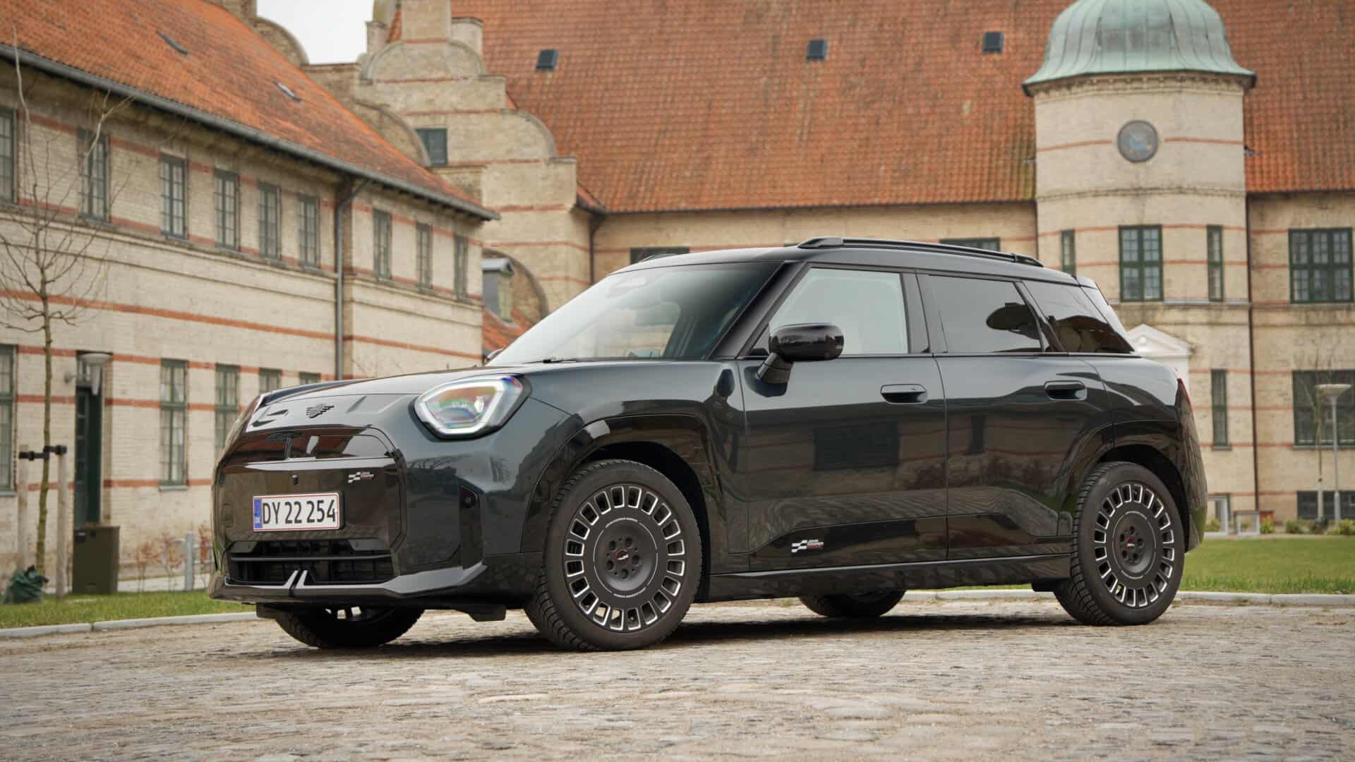 Vi tester ny Mini: En elbil, der ligger presset i midten | ugeavisen.dk