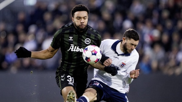 Følg kampen her: OB totalt presset ned - sparker væk på målstregen. Hvor længe kan det holde?