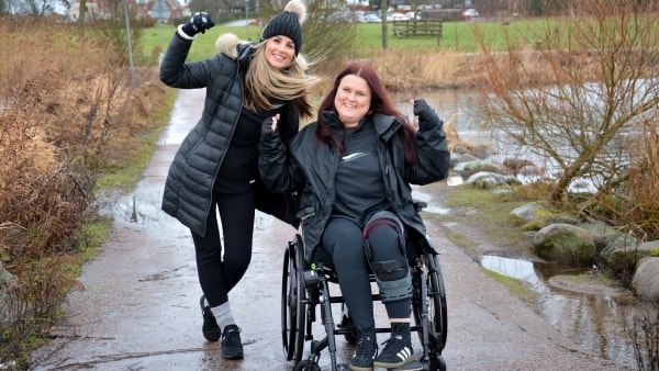 Ét forkert skridt knuste begge Annikas ben og bandt hende til en kørestol - nu vil hun deltage i løb: - Hvorfor skulle jeg ikke kunne det?
