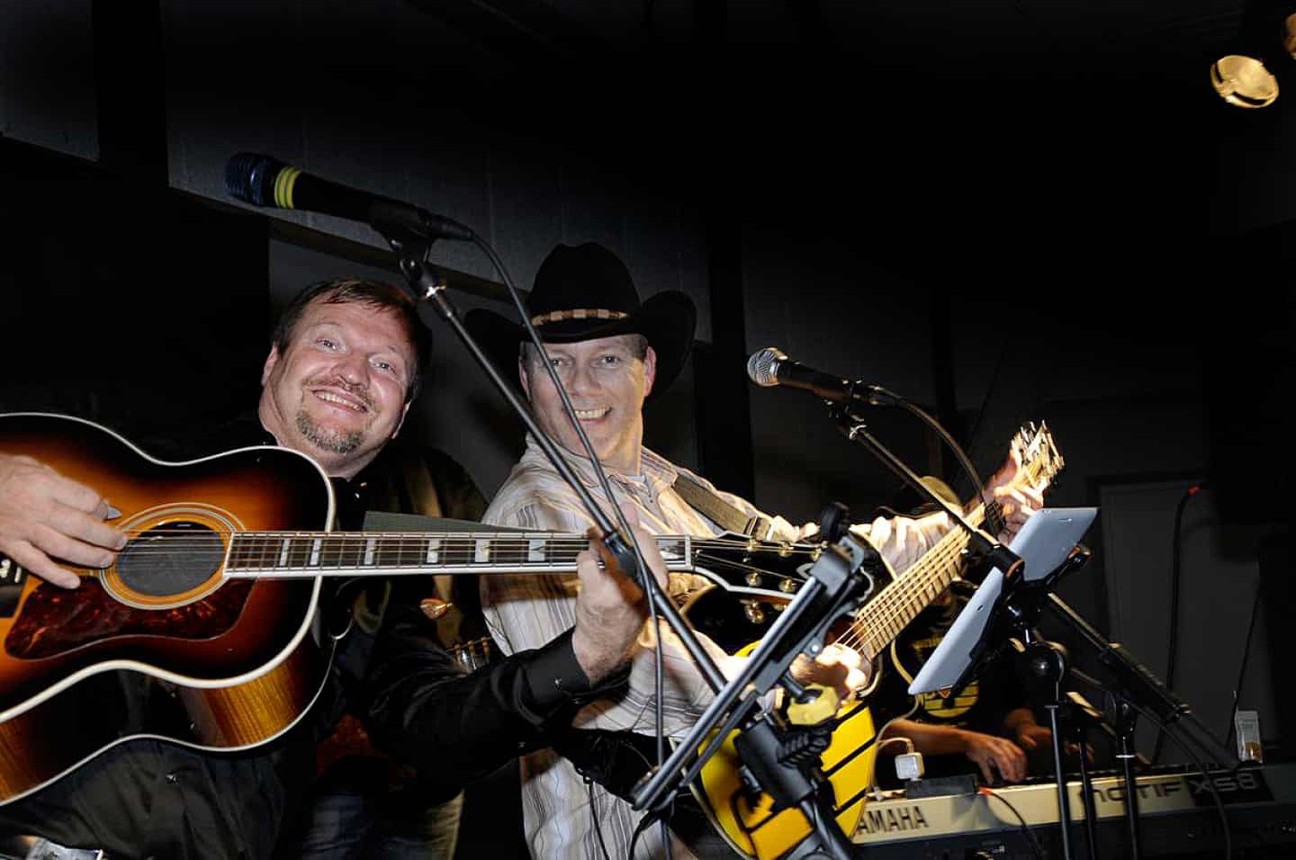 Hallur bygger bro i Brørup Bio jv.dk