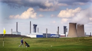 Selv om Danmark ikke selv har atomkraftværker, importerer vi af og til strøm, der er produceret med atomteknologi i andre europæiske lande. Det er med til at sikre strøm, når vores møller ikke kan producere, fordi der ikke er vind. Foto: Dan Chung / REUTERS