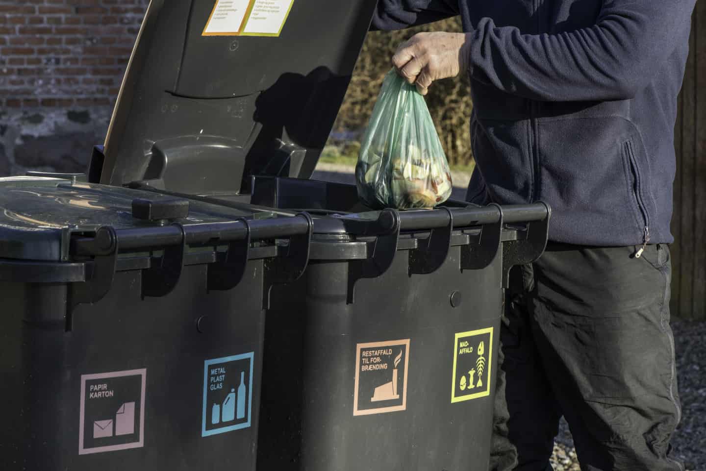 Hvis spisekammer gennembore Kommunen deler færre skraldeposer ud: Sparer 18 ton plastik | ugeavisen.dk
