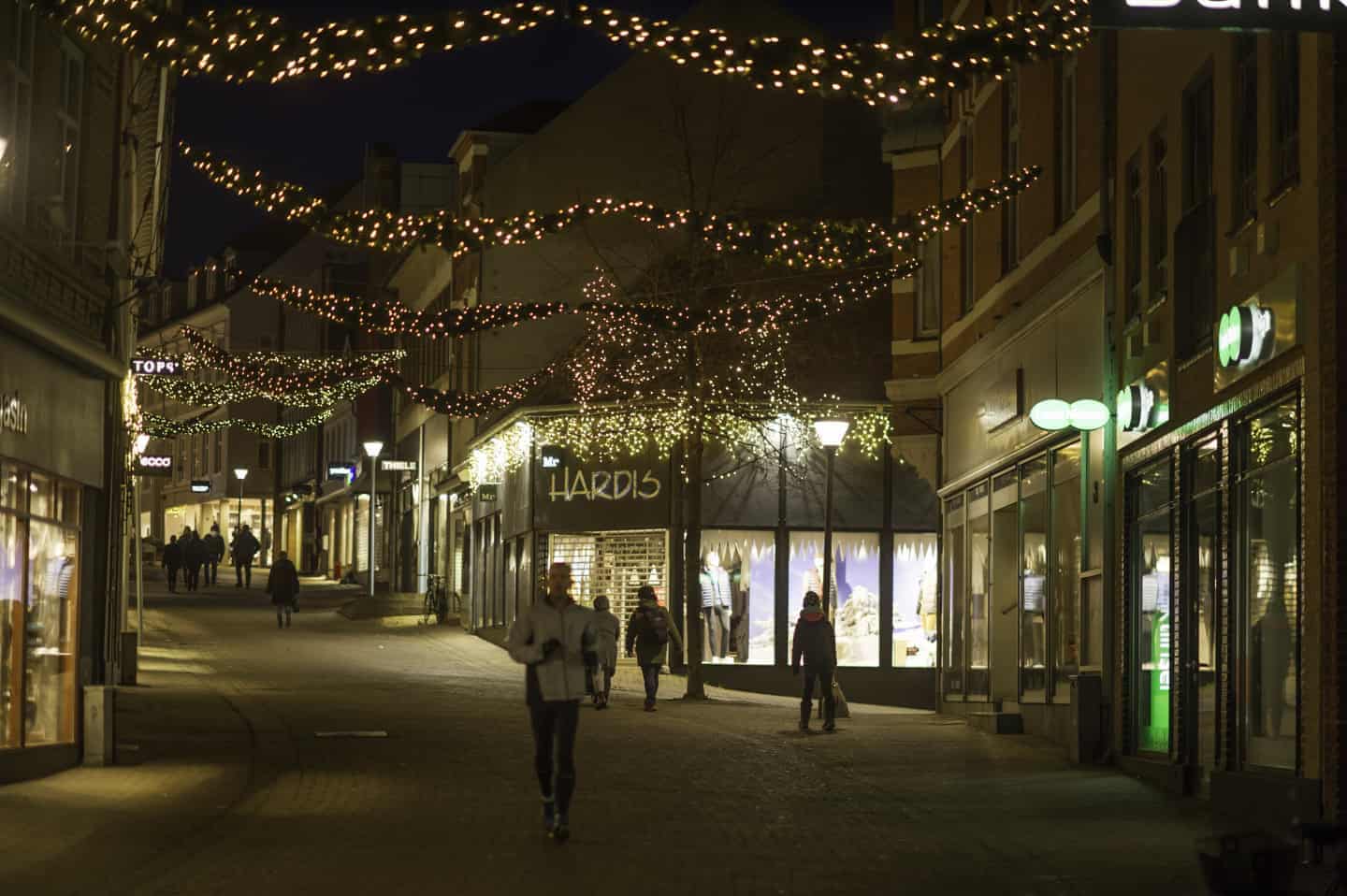 Hvad tyve spørge Nedlukning lammer jule-byttedage og nytårs-shopping: Lokale butikker er  lettede, chokerede og hårdt pressede | jv.dk