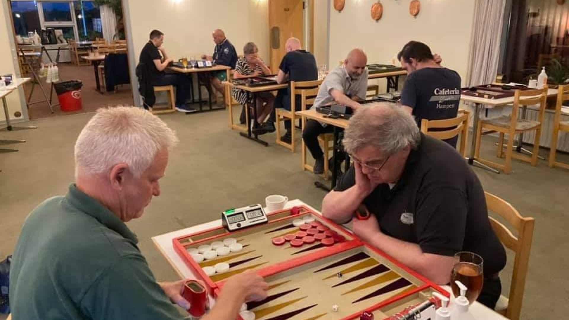 Backgammon-dyst i 30 timer | ugeavisen.dk