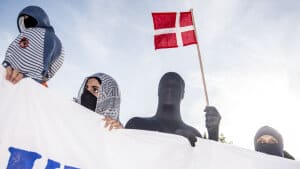 Tildækningsforbuddet skabte store demonstrationer rundt om i landet - blandt andet på Nørrebro i København. (Arkiv)