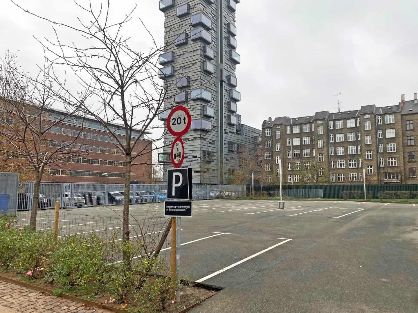 Østerbro bugner af parkeringspladser: - Der er rigtig ledige pladser lige rundt om hjørnet osterbroliv.dk